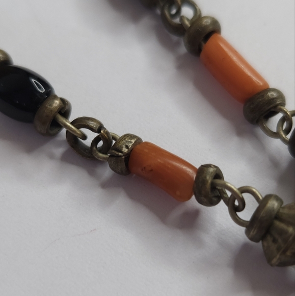 Vintage Yemeni Coral & Black Onyx Stone Beaded Tiger Eye Teardrop Stone Necklace - Picture 6 of 16